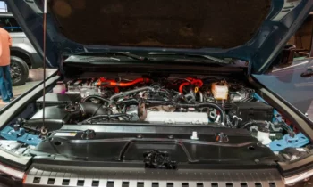 2024 Toyota Land Cruiser returns with retro flair, turbo-4 hybrid powertrain