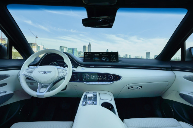 2023 Genesis Electrified GV70 test drive review