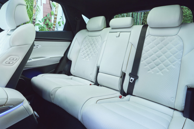 2023 Genesis Electrified GV70