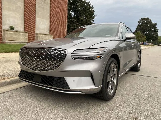 2023 Genesis Electrified GV70