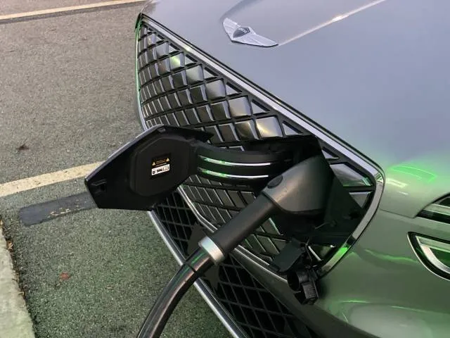 2023 Genesis Electrified GV70