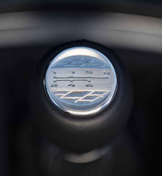 2022 Cadillac CT4-V Blackwing and CT5-V Blackwing manual transmission