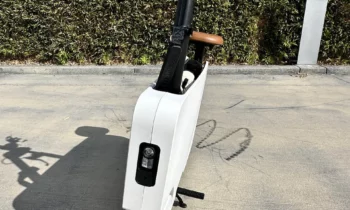 Review: The tiny Honda MotoCompacto e-scooter goes big on fun