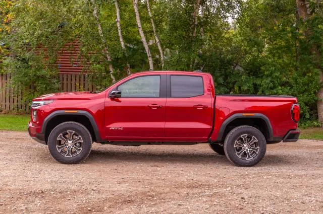 2023 GMC Canyon AT4