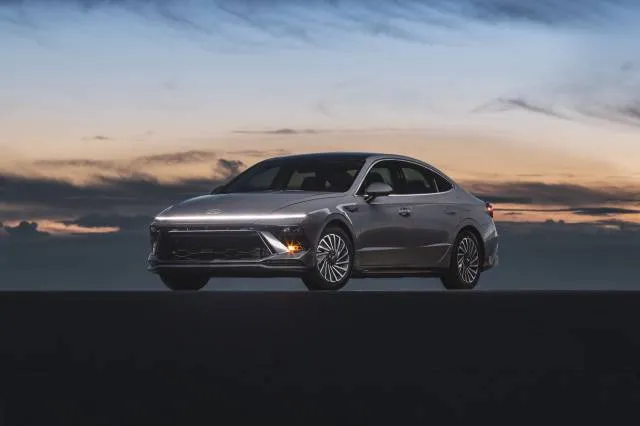 2024 Hyundai Sonata Hybrid 2024 Hyundai Sonata Hybrid