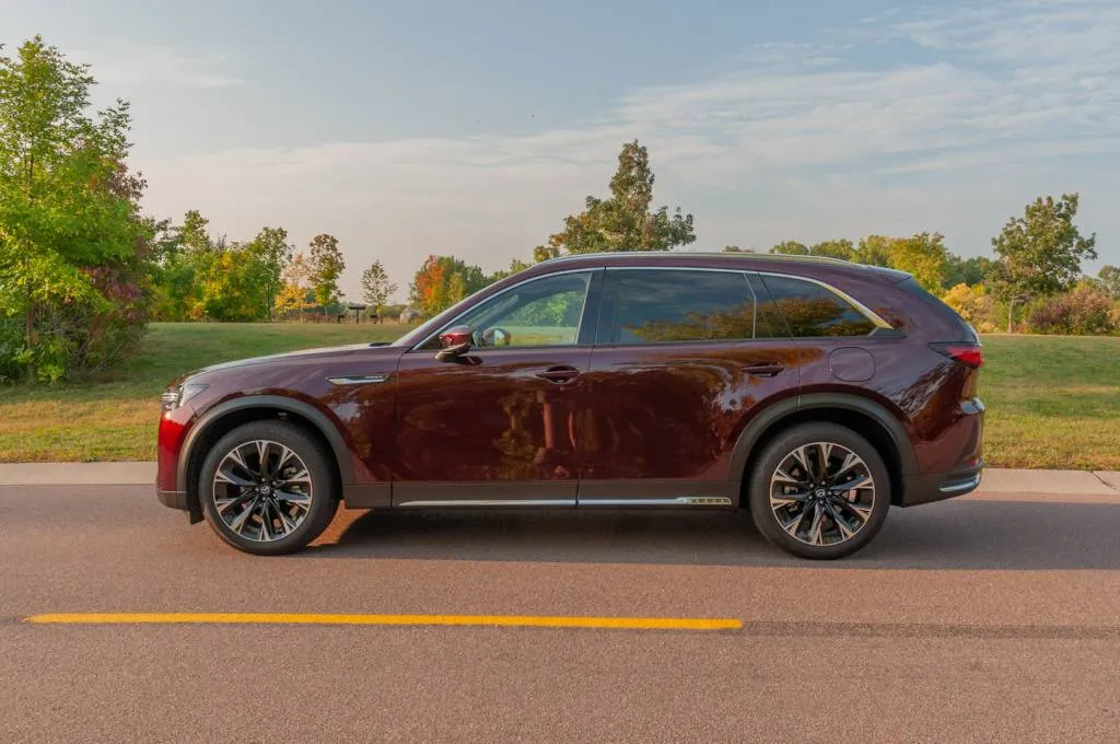 2024 Mazda CX-90 Plug-In Hybrid 2024 Mazda CX-90 Plug-In Hybrid