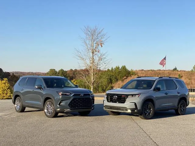 2024 Toyota Grand Highlander vs. 2023 Honda Pilot 2024 Toyota Grand Highlander vs. 2023 Honda Pilot