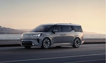 Volvo and Polestar parent signs up for EV battery swapping with Nio