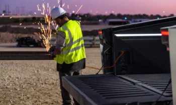 Powershare in Tesla Cybertruck can power home, charge other EVs