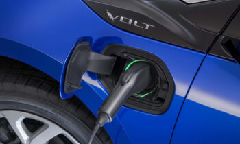 GM not quite all-in on EVs, will add plug-in hybrids in US