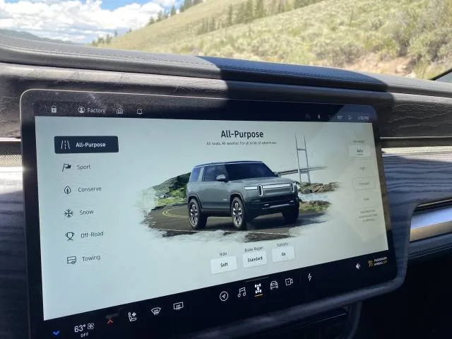 2023 Rivian R1S 2023 Rivian R1S