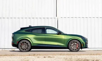 Ford seeks to spur Mach-E sales with fleet deals, dealership rentals
