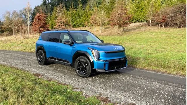 2024 Kia EV9 in Ocean Blue gloss