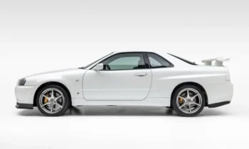 Pair of Nissan Skyline GT-R M-Spec Nürs up for auction in US
