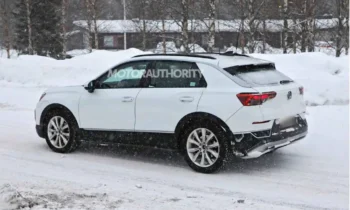 2025 Volkswagen T-Roc spied for first time
