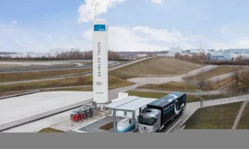 Could liquid hydrogen make fuel-cell trucks more viable vs. EVs?