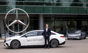 Mercedes-Benz backtracks on plan to go full electric by 2030